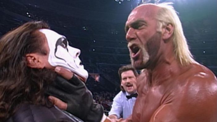 Hulk Hogan goozles Sting.