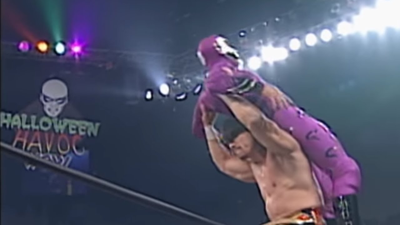 Eddie Guerrero attempts to defeat Rey Mysterio Jr. at Halloween Havoc 1997